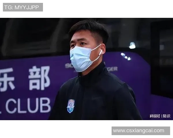 国内足球明星楚乔最新照片曝光引发球迷热议与关注 国内足球明星楚乔最新照片曝光引发球迷热议与关注