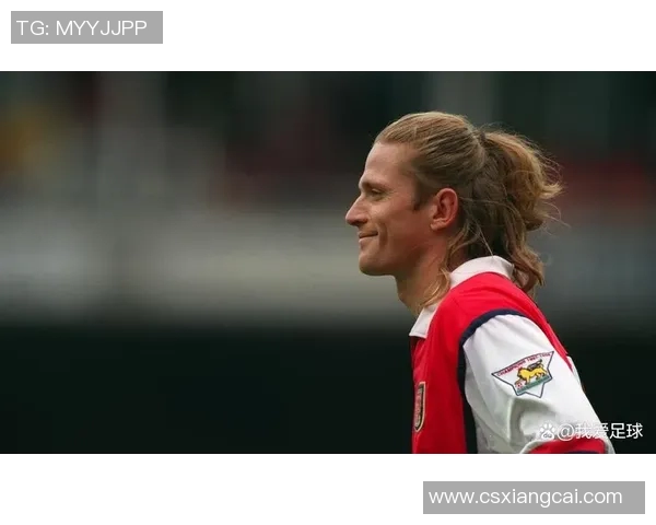 夹克足球明星的魅力与成就揭秘,探索他们在绿茵场上的传奇故事 夹克足球明星的魅力与成就揭秘,探索他们在绿茵场上的传奇故事